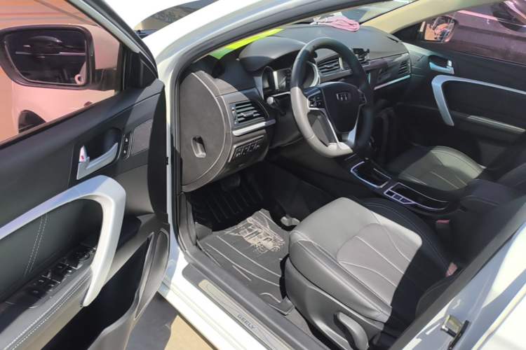 Used Geely Auto Emgrand 2017 Sedan Million Edition 1.5L CVT Upward Connectivity Version
