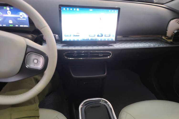 Used JAC Yiwei 3 2023 505 km Championship Edition
