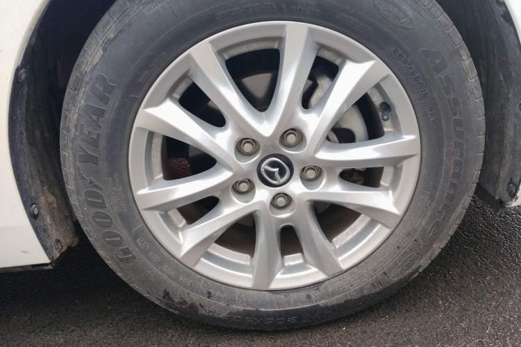 Used Mazda 3 Axela 2017 Sedan 1.5L Automatic Comfort Model Emission Standard China V Right Front Wheel Hub