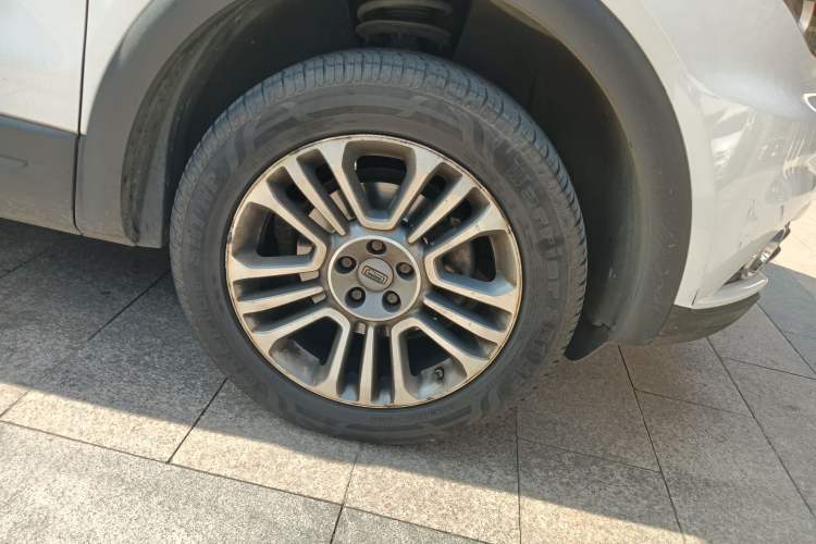 Used Qoros 5 2018 Revised 1.6T Automatic Luxury Version Right Front Wheel Hub