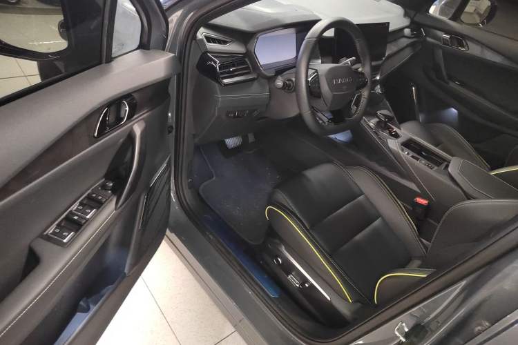 Used Lynk & Co 06 2023 Remix 1.5T Dynamic Halo Driver Seat