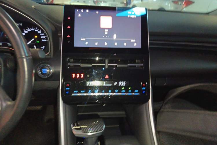 Used Toyota Avalon 2023 2.0L Premium Edition Audio And AC Panel