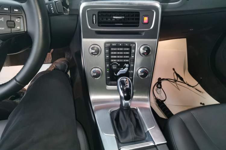 Used Volvo S60 2017 S60L T3 Smart Upgrade Edition Gear Lever