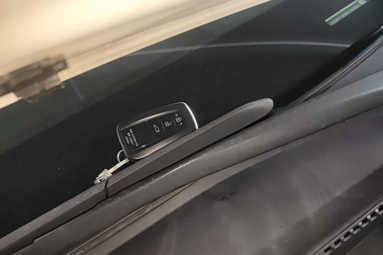 Used Toyota Camry 2023 2.0G Luxury Edition