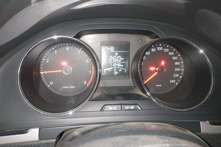 Used Volkswagen Bora 2015 Value Edition 1.6L Manual Fashionable Style Instrument Cluster