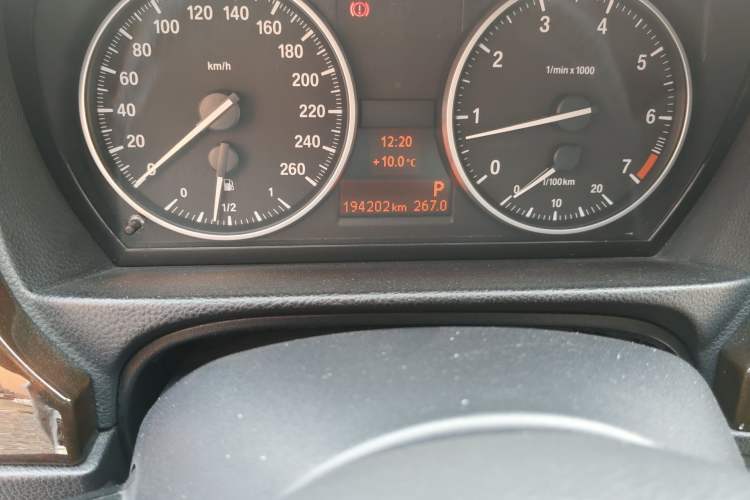 Used BMW 3 Series 2012 320i Sport Edition Odometer Close Up