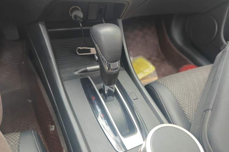 Used Honda Jade 2017 1.8L automatic Comfort version 5 seats
