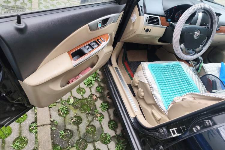 Used Buick Excelle 2013 1.5L Automatic Luxury Model Driver Seat