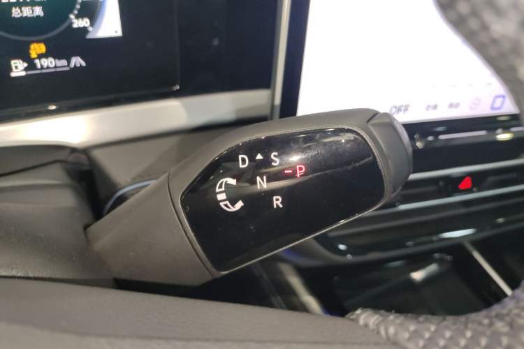 Used Volkswagen Passat 2025 Pro 380TSI Starry Dragon Luxury Edition
