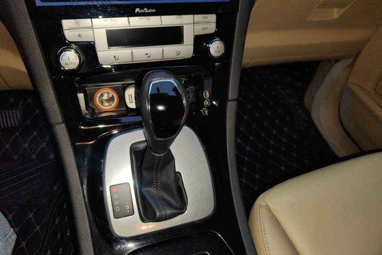 Used Ford S-MAX 2008 2.3L 7-Seater Luxury Version Gear Lever