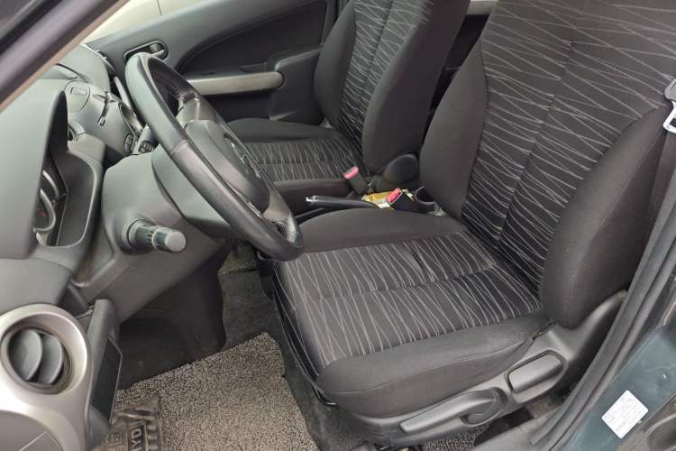 Used Mazda 2 2011 XuanDong 1.5L Automatic Fashion Edition Left Front Seat