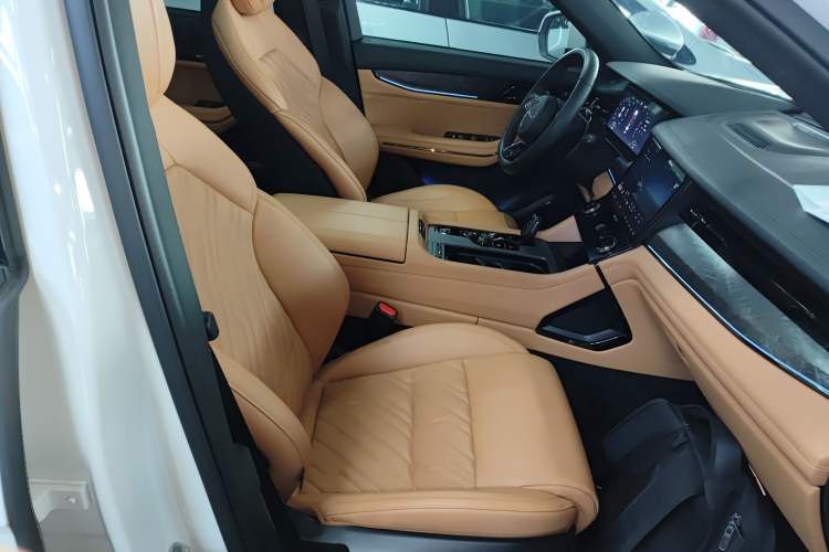 Used Lynk & Co 09 EM-P 2021 2.0T PHEV Halo Six-Seater Right Front Seat