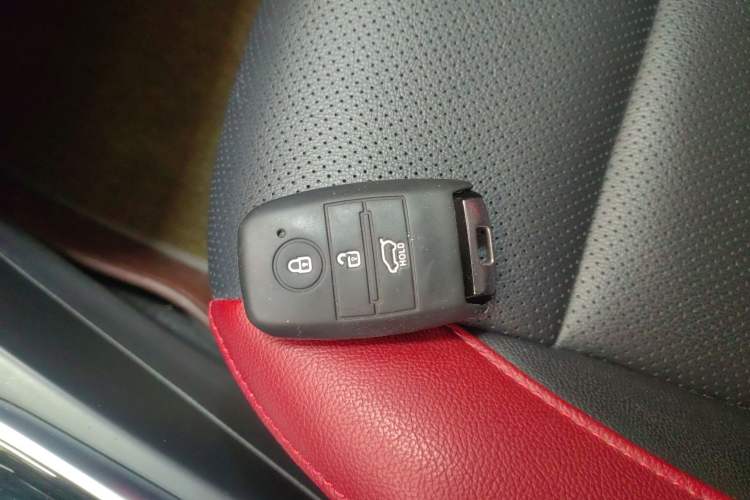 Used Kia KX Cross 2017 1.4L AT GLS
