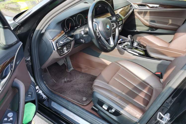 Used BMW 5 Series 2018 525Li Luxury Package
