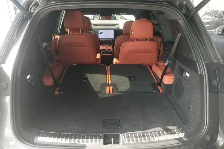 Used Li Auto L8 2025 Max Smart Refresh Edition Trunk