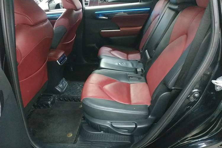 Used Toyota Crown Kluger 2021 2.5L HEV Four-Wheel Drive Flagship Edition Left Rear Seat