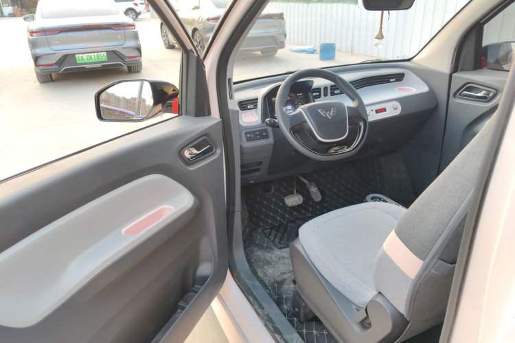 Used Wuling Hongguang MINIEV 2022 Macaron Premium Model – Lithium Iron Phosphate
