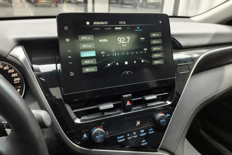 Used Toyota Camry 2023 2.0G Luxury Edition Audio And AC Panel