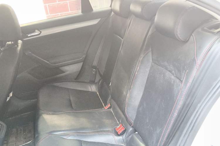 Used Volkswagen Lamando 2017 230TSI Manual Trend Edition
