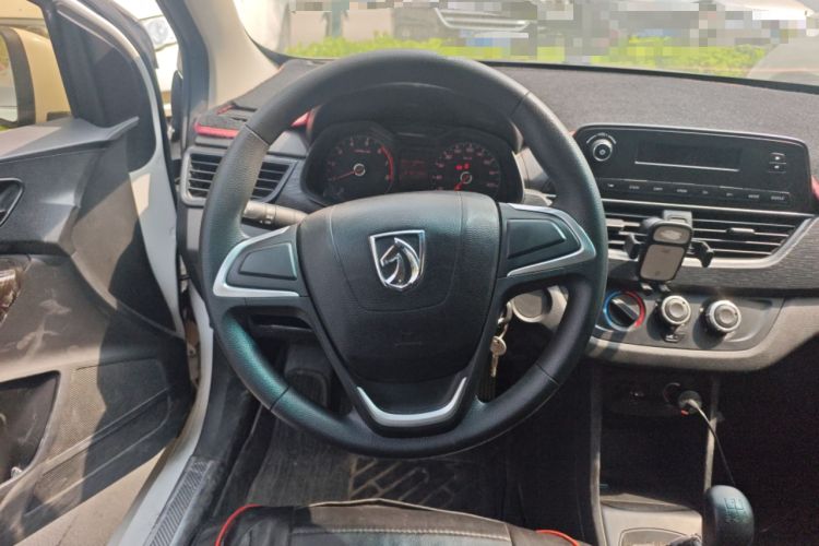 Used Baojun 310 2016 1.2L manual Comfort trim level