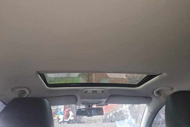 Used Volkswagen Magotan 2013 1.8TSI Prestige Model Headliner