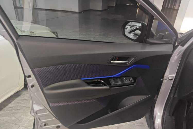 Used Toyota IZOA 2020 2.0L Yichi Version