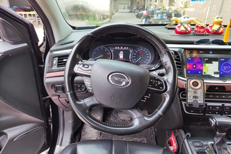 Used GAC Trumpchi GS8 2017 320T Two-Wheel Drive Luxury Smart Connectivity Version (7 Seats) Steering Wheel