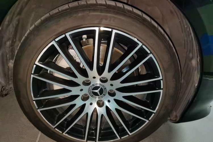 Used Mercedes-Benz C-Class 2023 C 260 L Right Front Wheel Hub