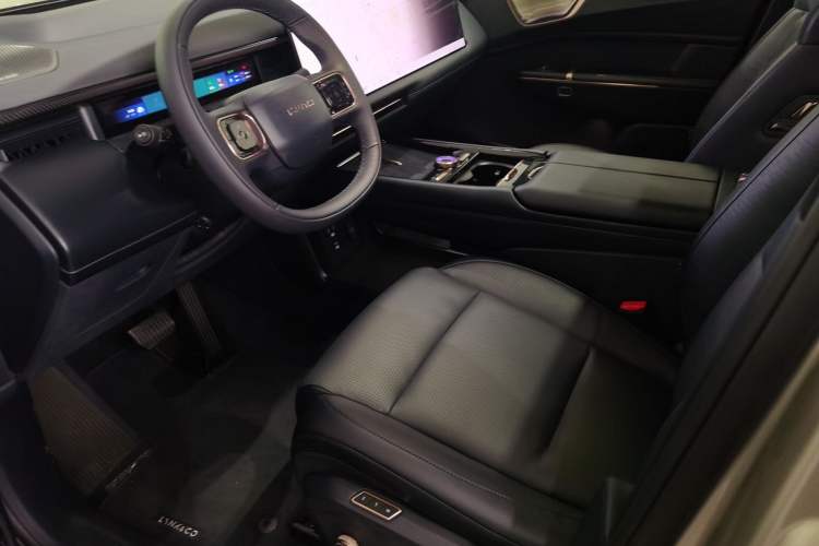 Used Lynk & Co 900 2025 2.0T Ultra
