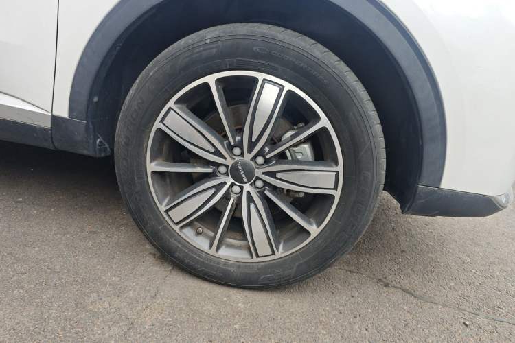 Used Haval H6 2021 2.0 GDIT Automatic Champion Edition Right Front Wheel Hub