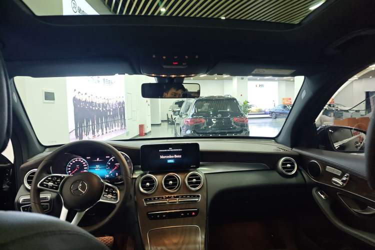 Used Mercedes-Benz GLC 2020 Facelift GLC 260 L 4MATIC Luxury Edition
