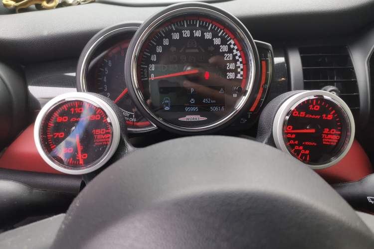 Used MINI JCW 2018 2.0T JOHN COOPER WORKS ALL-IN Odometer Close Up