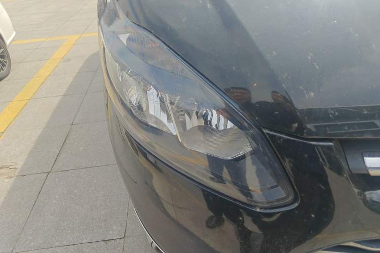 Used Ford Transit 2019 2.0T Diesel Multi-Purpose Commercial Vehicle Short Wheelbase Low Roof 6-Seater China VI Standard