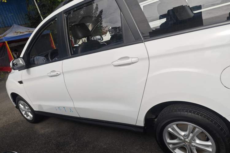 Used HYOSOW H3 2015 1.5L manual Comfort trim level