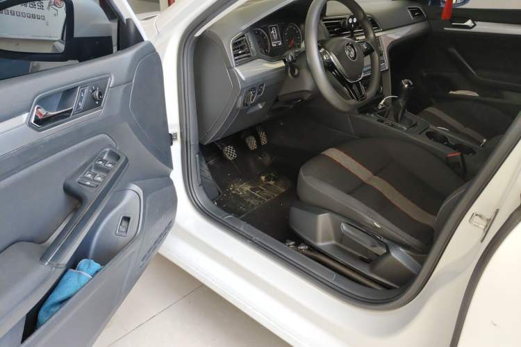 Used Volkswagen Lamando 2019 230TSI Manual Trend Edition China V Standard Driver Seat