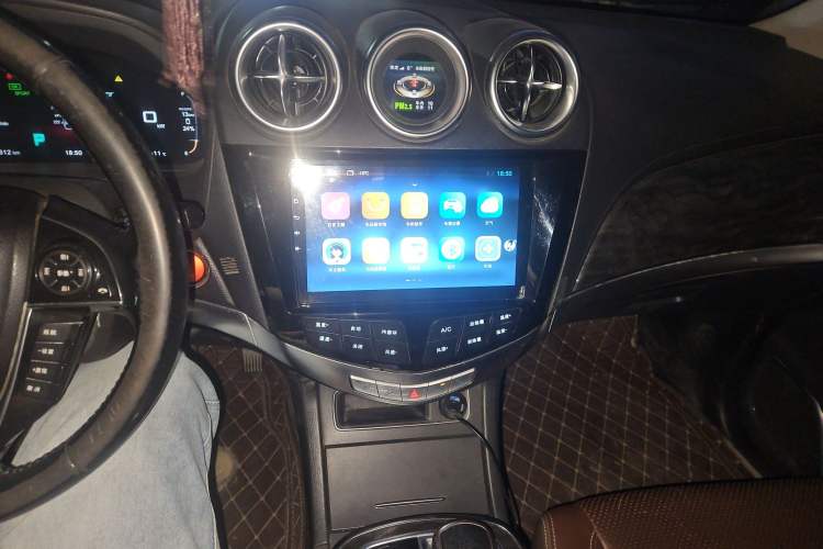 Used BYD Tang New Energy 2015 2.0T Four-Wheel-Drive Flagship Model Audio And AC Panel