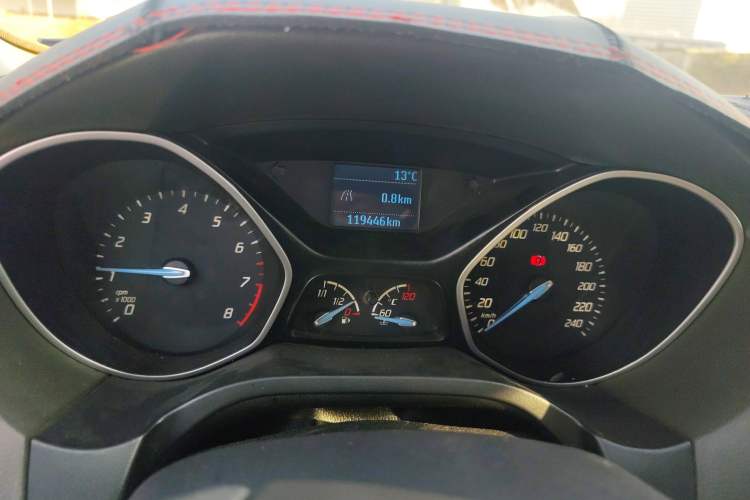 Used Ford Focus 2012 Sedan 1.6L Manual Comfort Model
