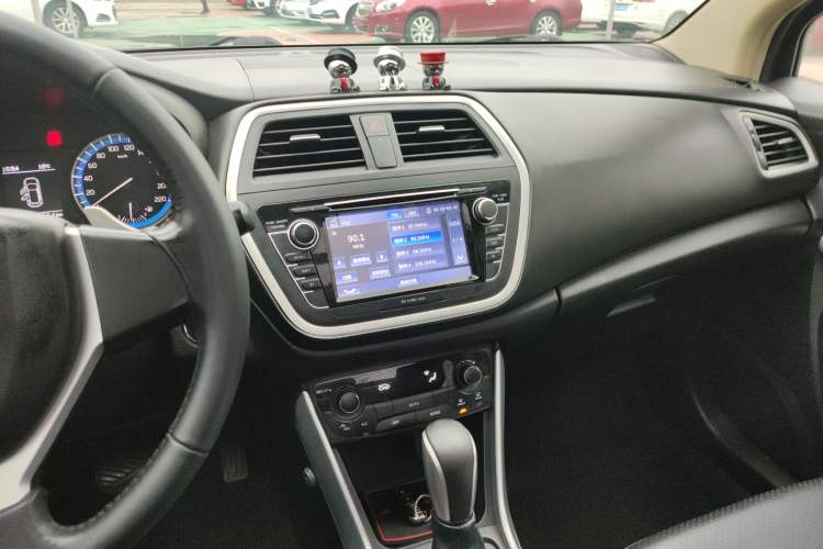 Used Suzuki S-Cross 2014 1.6L CVT Two-Wheel Drive Elite Version Audio And AC Panel