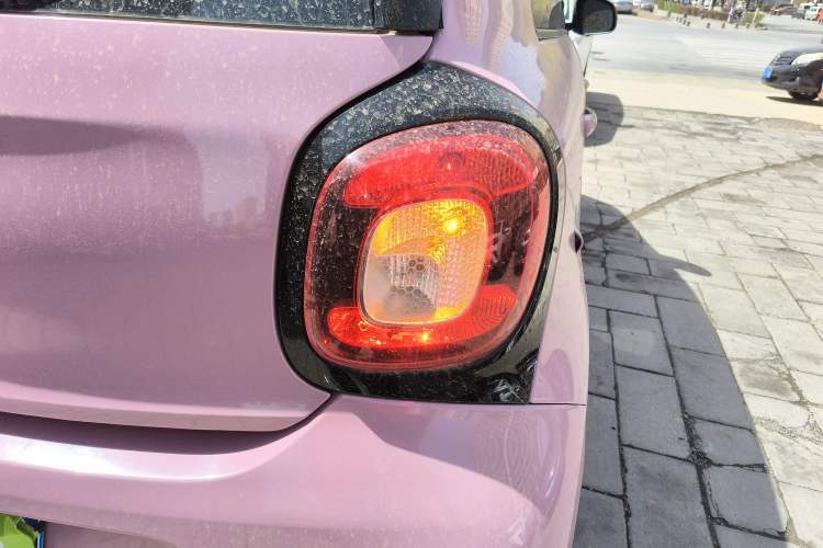 Used smart forfour 2016 0.9T 66 kW Pioneer Edition