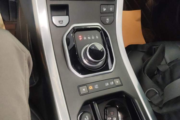 Used Land Rover Range Rover Evoque 2018 240 PS SE Smart Brilliance Edition
