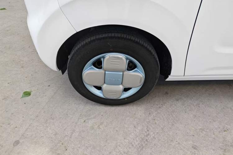 Used Geely Galaxy Panda 2024 Panda Mini 200km Endurance Bear Left Front Wheel Hub