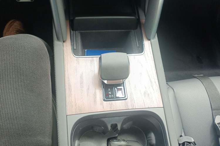 Used Land Rover Discovery Sport 2024 Performance Tech Edition Gear Lever