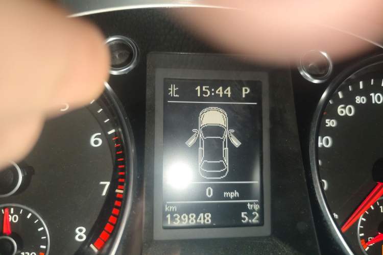 Used Volkswagen FAW-Volkswagen CC 2010 2.0 TSI Ultimate Edition Odometer Close Up