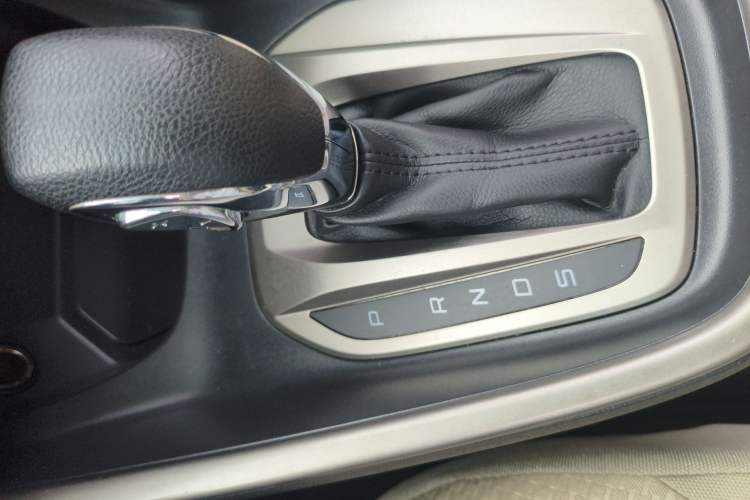 Used Ford Escort 2015 1.5L Automatic Comfort Edition Gear Lever