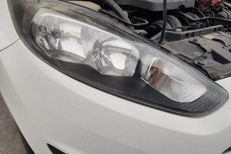 Used Ford Fiesta 2013 Hatchback 1.5L Automatic Fashion Edition
