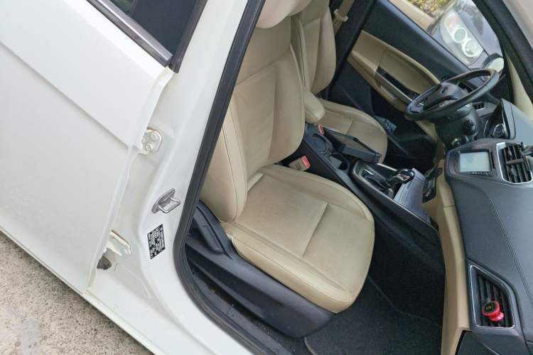 Used Ford Escort 2015 1.5L Automatic Fashion Model
