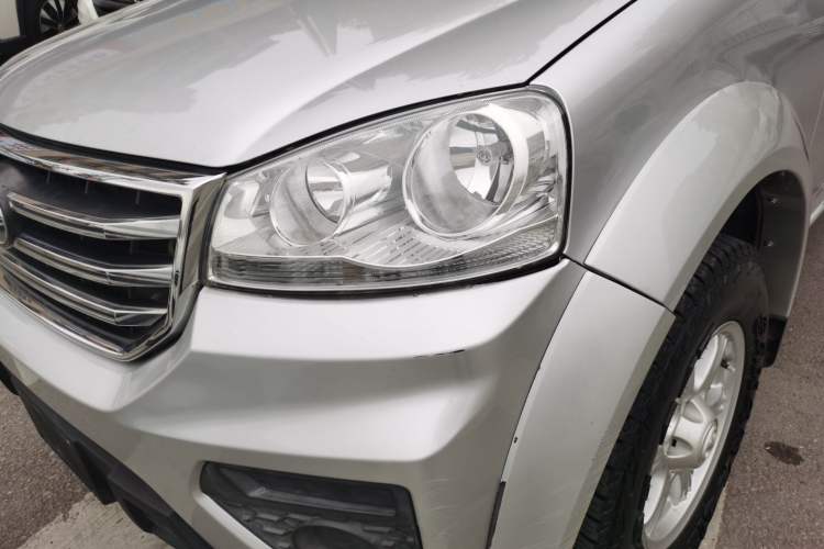 Used Great Wall Wingle 5 2017 2.0T European-spec Diesel Two-Wheel-Drive Entry-Level Big Double-Cab GW4D20D