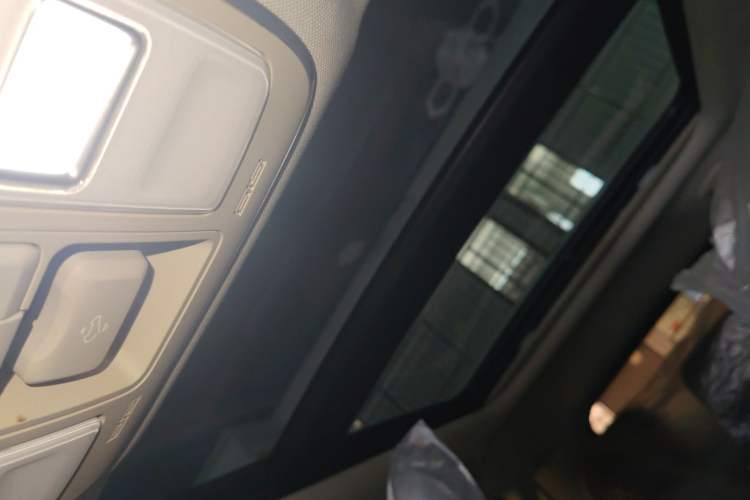 Used Geely Auto Emgrand X7 Sport 2021 1.8TD DCT Two-Wheel Drive Asian Games Edition Headliner