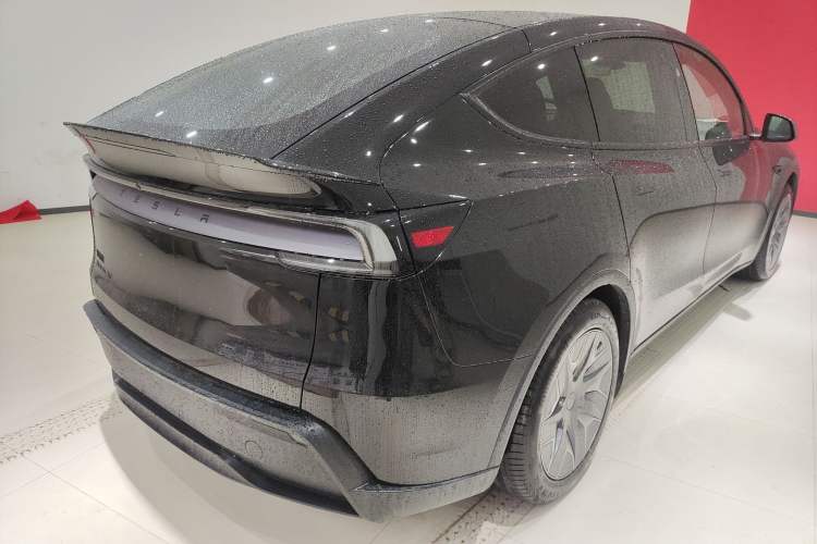 Used Tesla Model Y L 2025 Model Long-Range All-Wheel-Drive Version