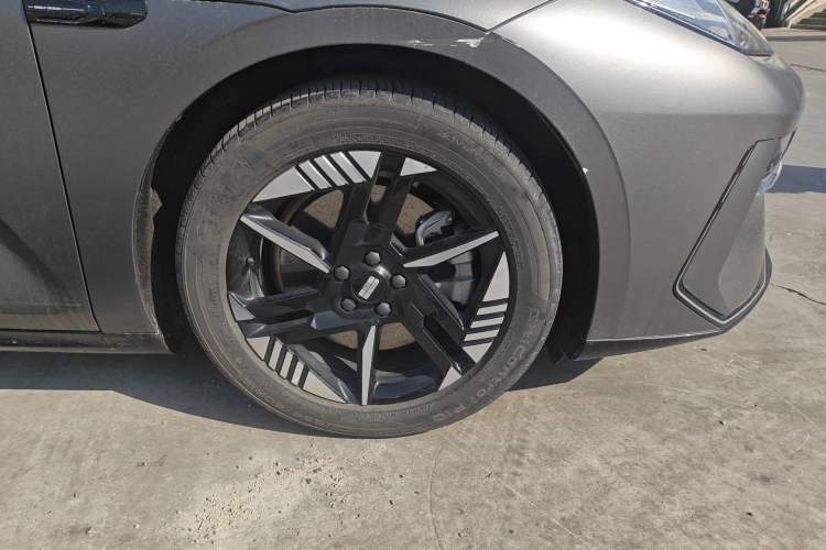 Used Geely Galaxy E8 2024 550 km Range Rear-Drive Dragon Edition